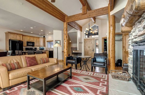 Pinebrook House | Vista Views *Pet Friendly