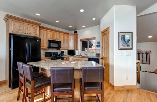 Pinebrook House | Vista Views *Pet Friendly
