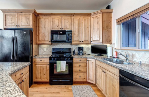 Pinebrook House | Vista Views *Pet Friendly