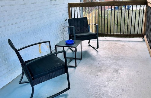 Collier Heights House | Visual Illusion themed 3-bedroom house near downtown Atlanta