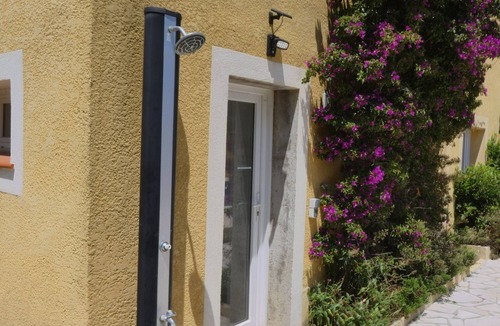 Sausset-les-Pins Villa | Vitapasibla - Beachfront villa with pool
