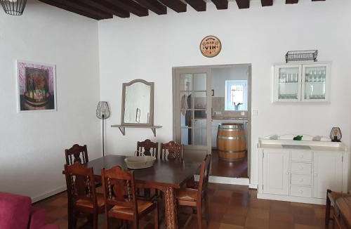 Deux Rivieres House | Vitis Vinifera