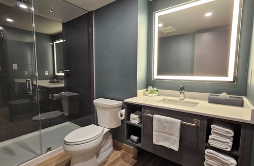 Niagara Falls Hotel | Vittoria Hotel and Suites