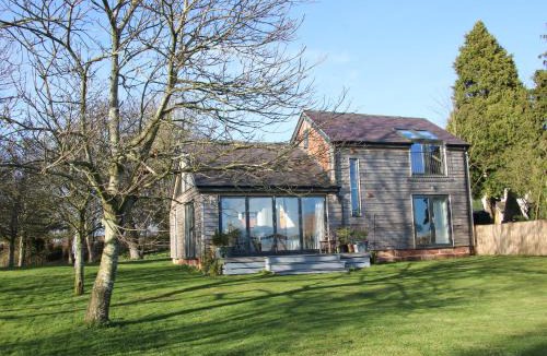 Loppington House | Vitula Cottage