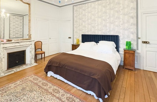 Thermal House | Vivaldi Suite, 2 bedrooms, balcony overlooking Squ