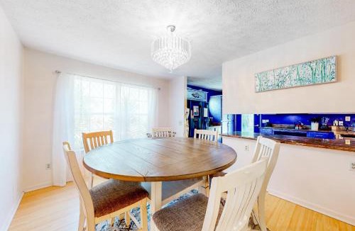 Thomas Drive House | Vivid Seabreeze