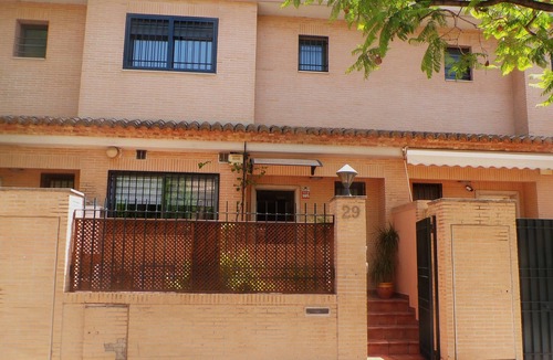 Pobles de l'Oest House | Vivienda Adosada Junto Palacio DE Congresos