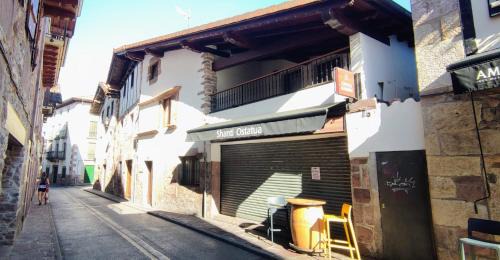 Doneztebe House | VIVIENDA RURAL PEROTXENEA LANDETXEA - una casa rural con jardín y barbacoa ideal para grupos y familias que quieren descubrir y disfrutar el norte de Navarra