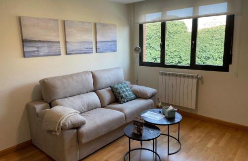 Soria Apartment | Vivienda turística Las Cigüeñas con garaje