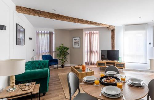Bilbao la Vieja Apartment | Vivienda Turística Plaza de los Tres Pilares