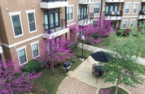 Downtown Fort Worth Condo | Vivre Centre Ville De Fort Worth - Simply Beautiful with View!
