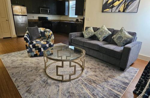 Katy Apartment | Vizsal