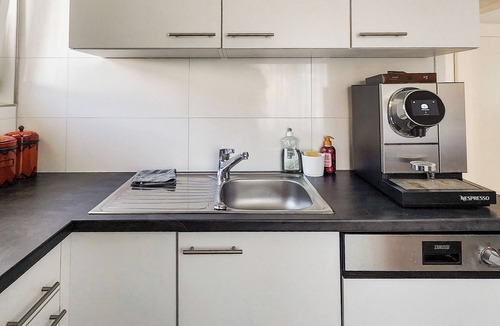 Bassersdorf Villa | VK - VBD - Zurich Airport - Homestay - Villa Bassersdorf