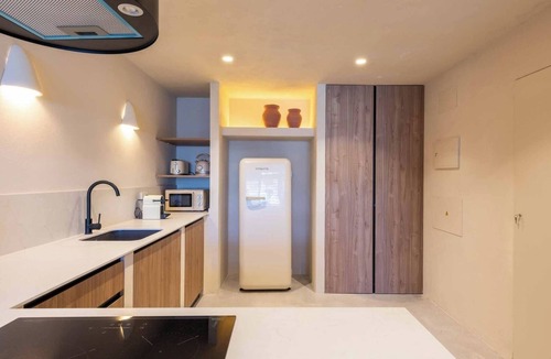 El Cabanyal Apartment | VLC Host - Reina 166 B