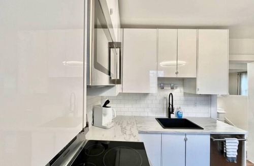 Sarnia Apartment | VlP Sunset