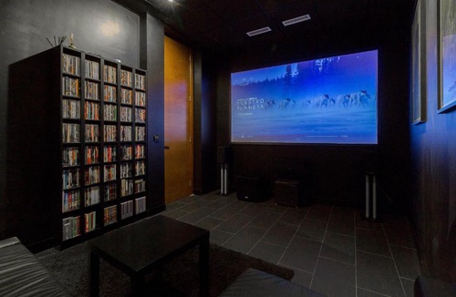 Burjasot Villa | VLVilla - Villa de lujo en Valencia con piscina privada y sala de cine