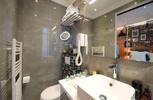 Bel-Air Nord Apartment | Voûte 303