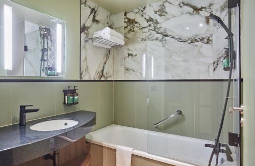 Clichy Hotel | Voco Paris - Porte de Clichy