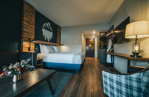 Saranac Lake Hotel | voco Saranac Lake NY - Waterfront by IHG