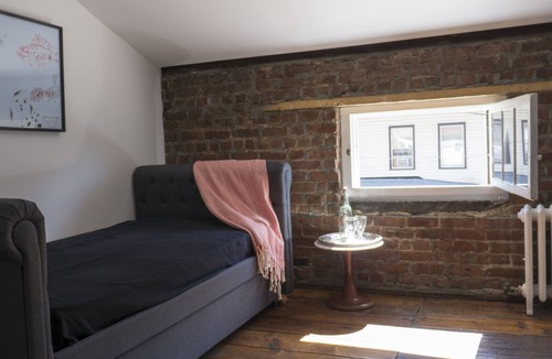 Connelly House | Vogue-featured lodging + event barn. Pup friendly!