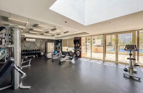The Greens Apartment | Vogue Vacation Homes, The Greens Al Alka near Mall of the Emirates, One Bedroom Apartment with Balcony and Vibrant community View, Access to all Amenities