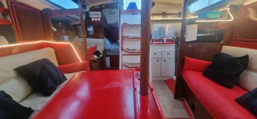 Cherbourg-en-Cotentin Boat Rental | Voilier de tout confort