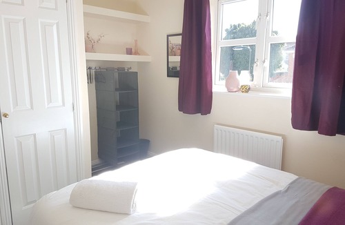 Netley House | Vokes House Sleeps 7 and Parking