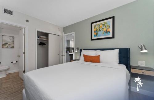 Florida Center Apartment | Volcano View 2 Bed 2 Bath Condo with Balcony