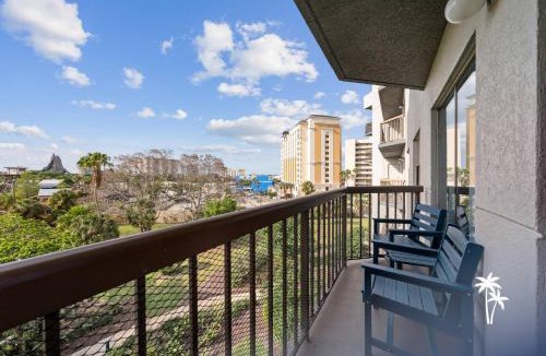 Florida Center Apartment | Volcano View 2 Bed 2 Bath Condo with Balcony