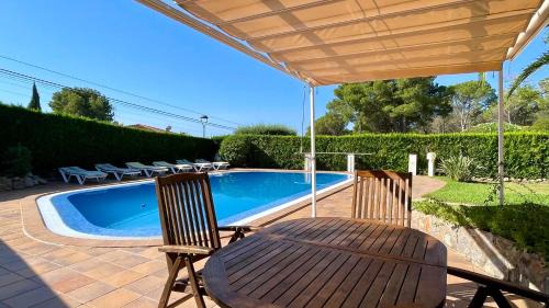 La Torre Vella Apartment | VOLENDAM 18 Planta baja con piscina privada