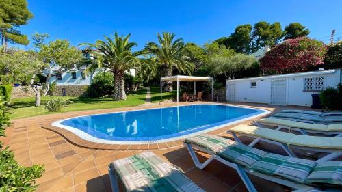 La Torre Vella Apartment | VOLENDAM 18 Planta baja con piscina privada