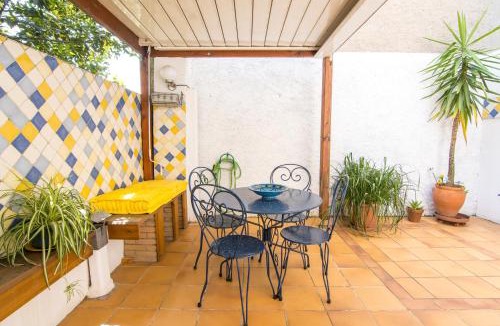 Albi Apartment | Volets Bleus et Briques Rouges