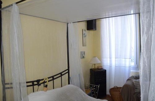 Albi Apartment | Volets Bleus et Briques Rouges
