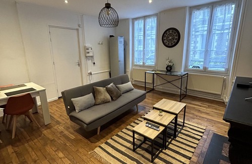 Saint-Quentin Apartment | Voltaire 1 Chez Adrien