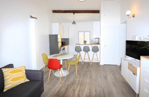 L'Isle-sur-la-Sorgue Apartment | Voltaire