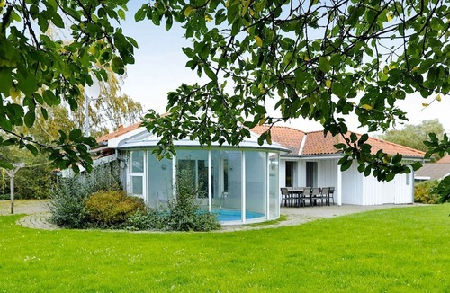 Pøt Strandby House | Voluminous Holiday Home in Juelsminde with Sauna