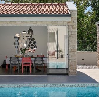 Kras Villa | Vonskari Luxury Pool Villa
