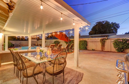 Rancho Oakey House | Voted Architectural Digest 51 Best Places to Stay in the US