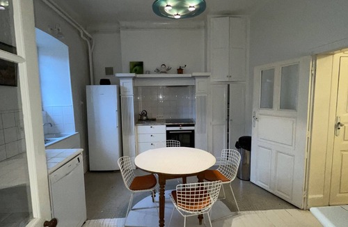 Cahors Apartment | Votre Espace Privatif Dans une Vaste Propriété Avec Piscine-centre Ville Cahors