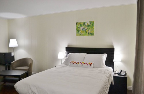 Listowel Hotel | VOW MOTEL LISTOWEL ON