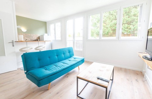 Saint-Cyr-sur-Loire Apartment | Voyage artistique