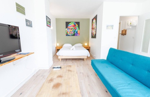 Saint-Cyr-sur-Loire Apartment | Voyage artistique