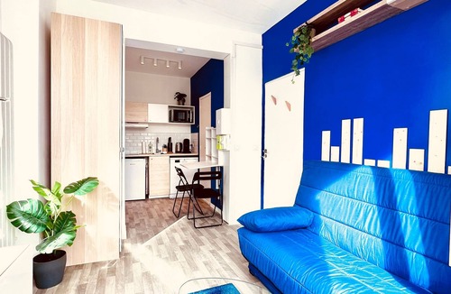 Saint-Honore - Jeanne d'Arc Apartment | Voyage au centre de la terre