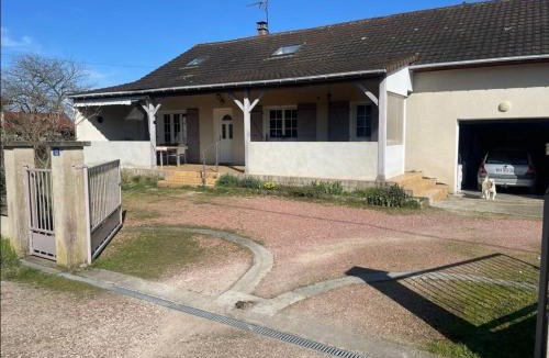 Ouroux-sur-Saone House | Voyage