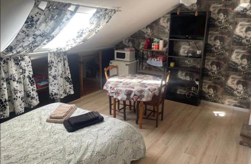 Ouroux-sur-Saone House | Voyage