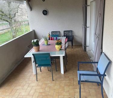 Ouroux-sur-Saone House | Voyage