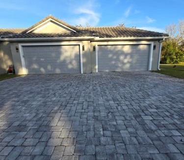 Merritt Island House | Voyager Inn
