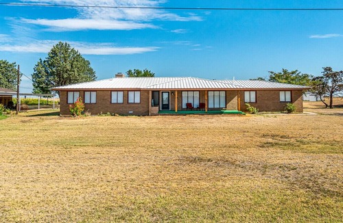 Tulia House | VP Bunkhouse~Big House on 1 Acre~Country Views~Quiet!