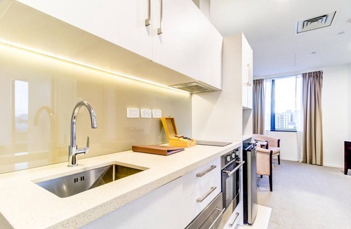 Newton Hotel | VR Queen Street - Hotel & Suites