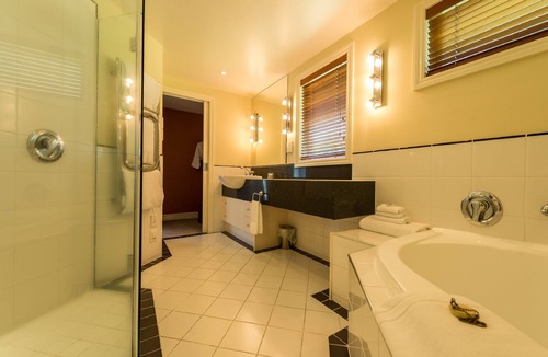 Mourea Hotel | VR Rotorua Lake Resort